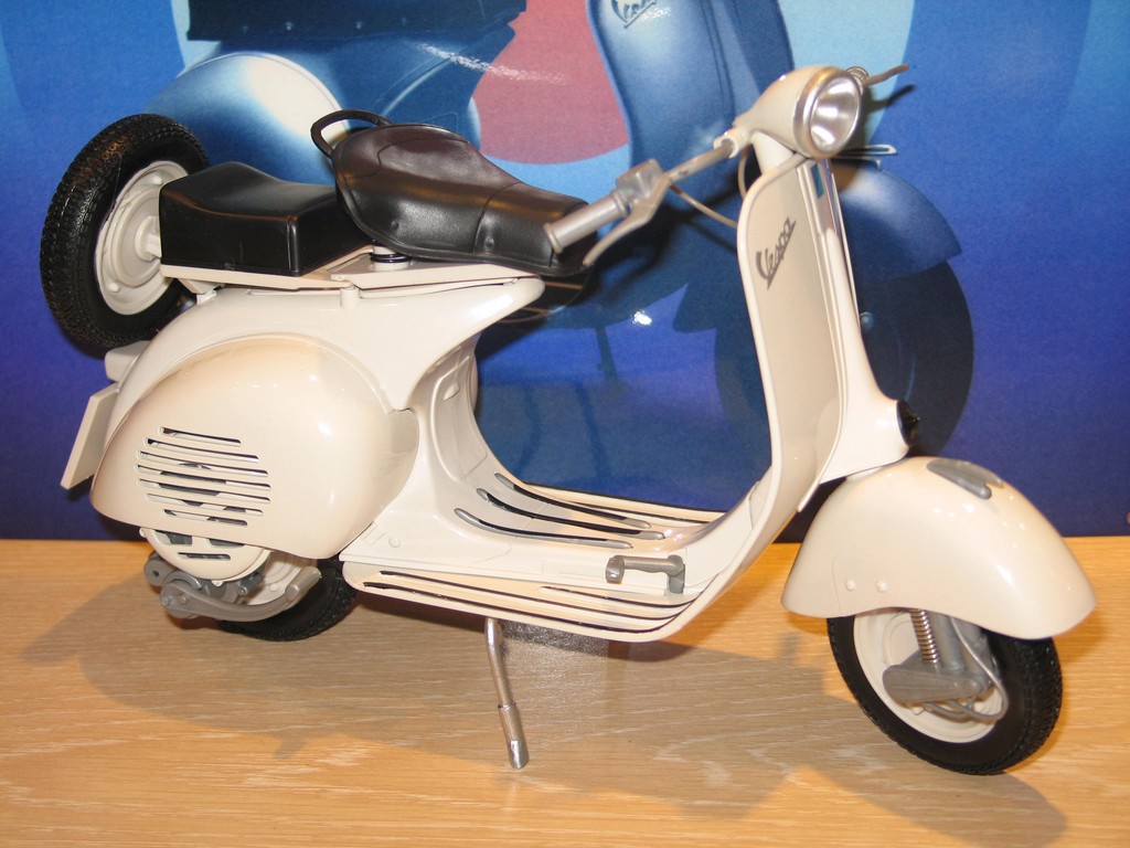 VESPA VL 1T 1955 BEIGE NEWRAY 1/6°