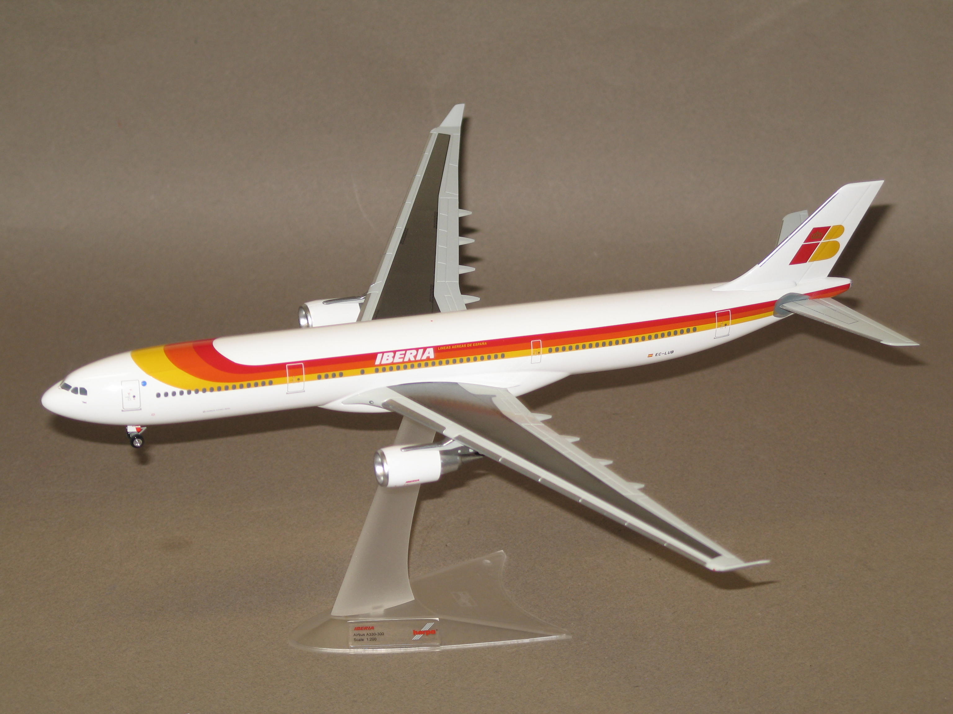AIRBUS A330-300 IBERIA HERPA 1/200°