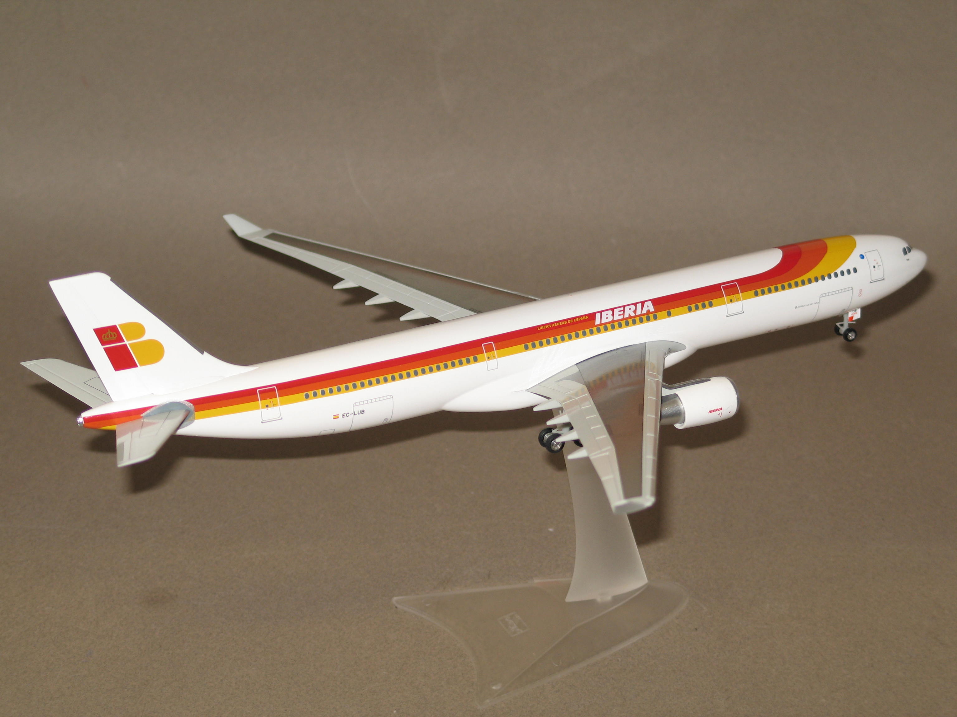 AIRBUS A330-300 IBERIA HERPA 1/200°
