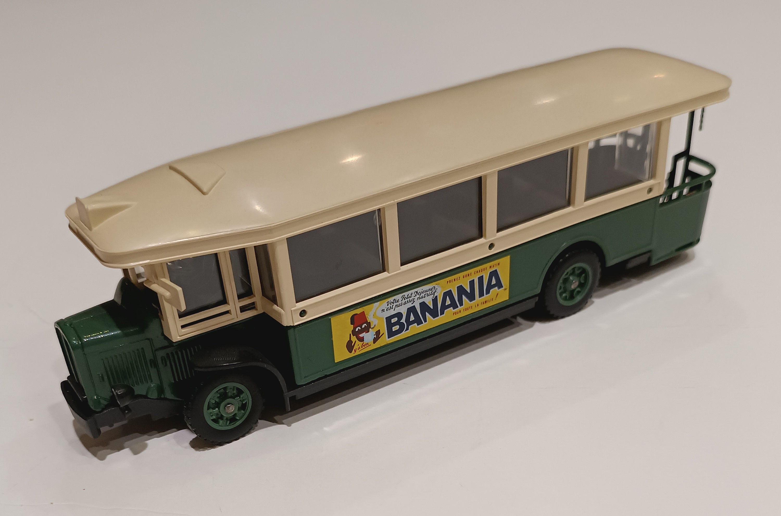 Autobus Renault TN6C 1934 Solido 1/50