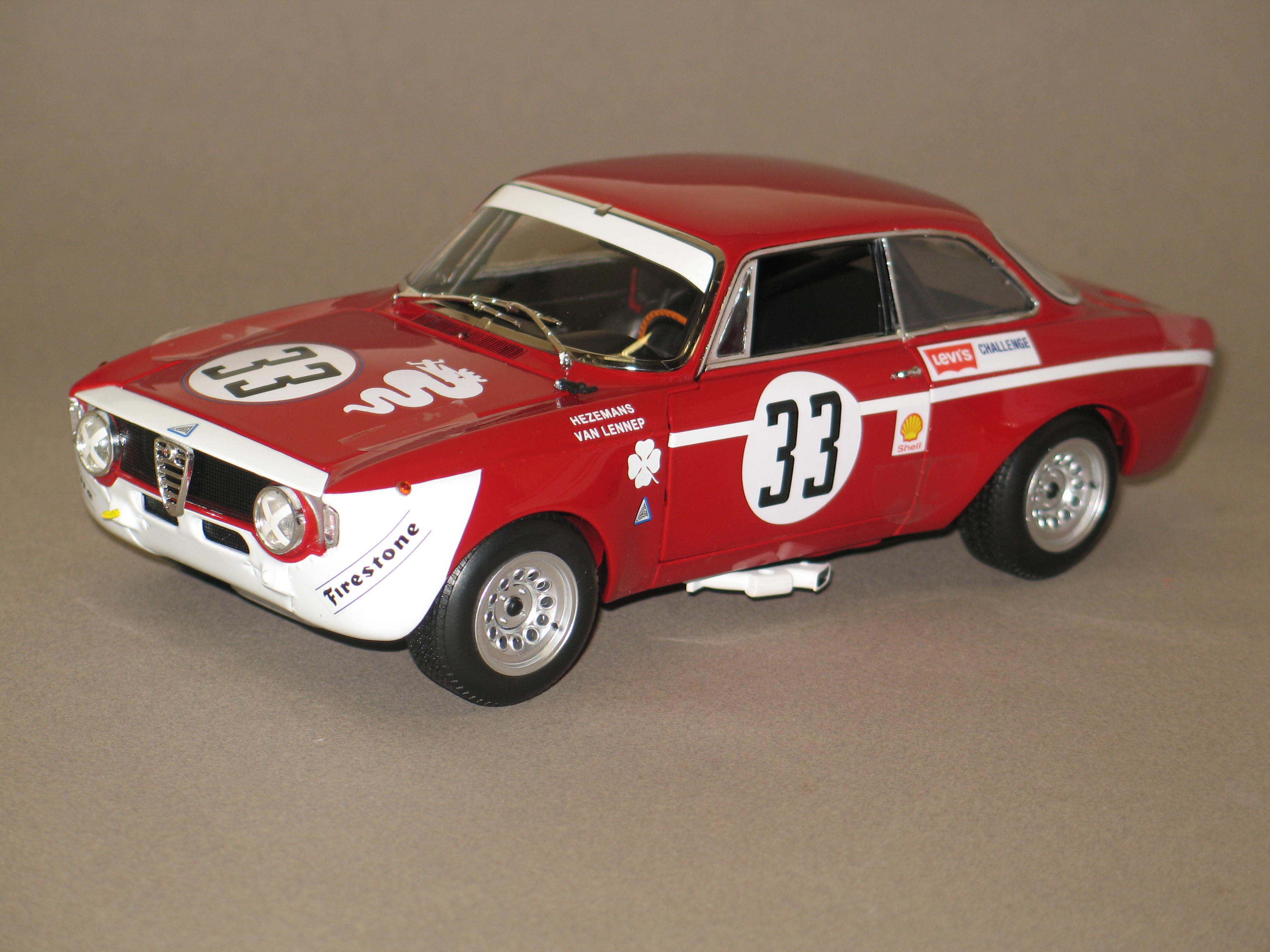 未開封 1/18 アルファロメオ GTA 1300 JUNIOR 1972 ミニチャンプス 1/18 アルファロメオ GTA 1300 ジュニア 1971