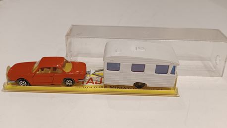 BMW 30 CSI + DIGUE MAJORETTE 1/66