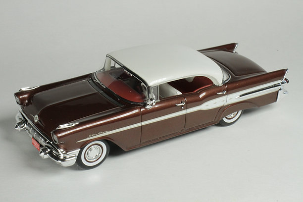 PONTIAC STAR CHIEF 1957 ROUGE "CORDOBA RED" GOLDVARG 1/43°