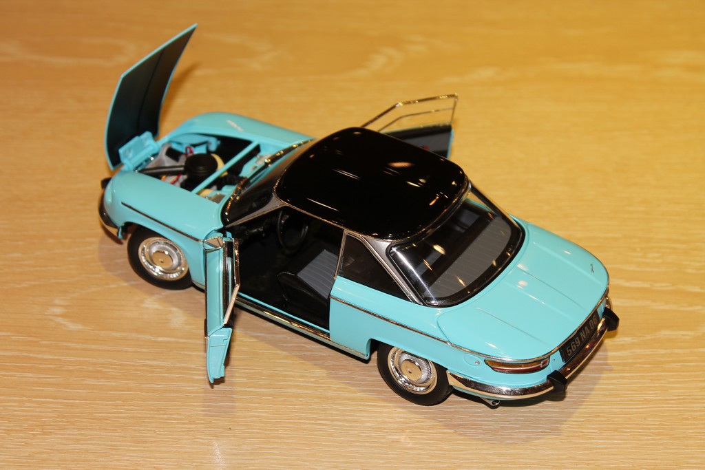 PANHARD 24CT BLEU 1964 NOREV 1/18° PANHARD 24CT BLEU 1964 NOREV 1/18°