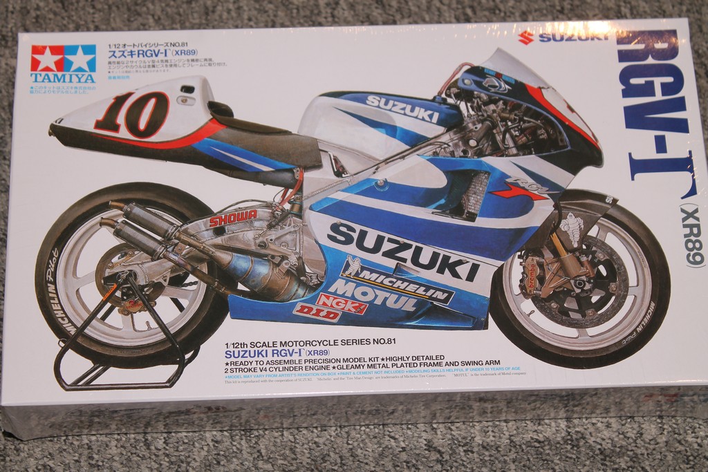 SUZUKI RGV-R XR-89 2000 TAMIYA 1/12°