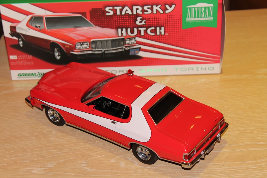 FORD GRAN TORINO STARSKY & HUTCH GREENLIGHT 1/18°