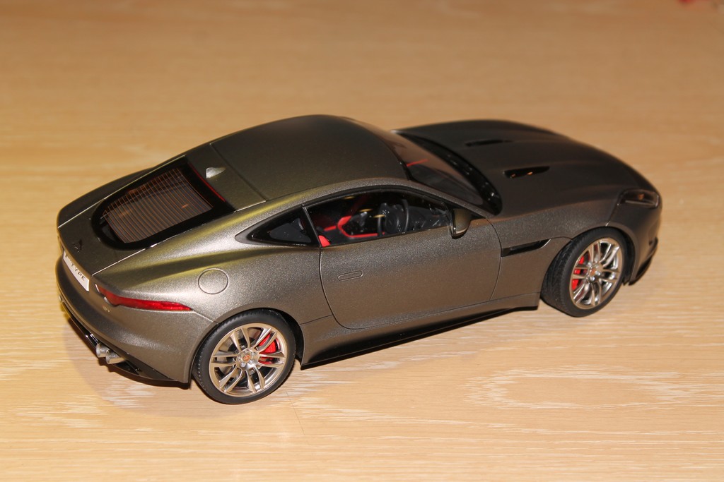 JAGUAR F-TYPE R COUPE 2015 GRISE AUTO ART 1/18°