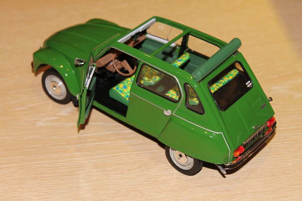 Amazon.co.jp: △最後！NOREV 1/18 Citroen Dyane 6 赤 : おもちゃ