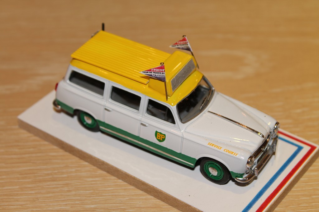 PEUGEOT 403 BREAK BP AUTORECLAME 1/43°