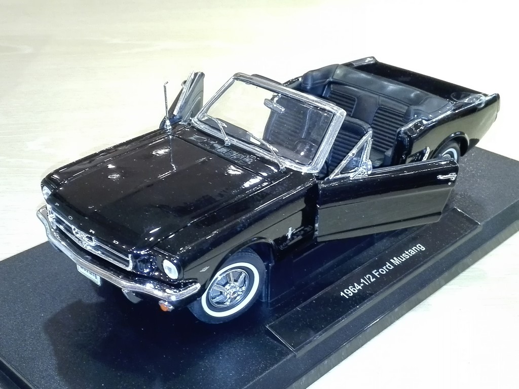 FORD MUSTANG 1964 1/2 CAB NOIR WELLY 1/18°