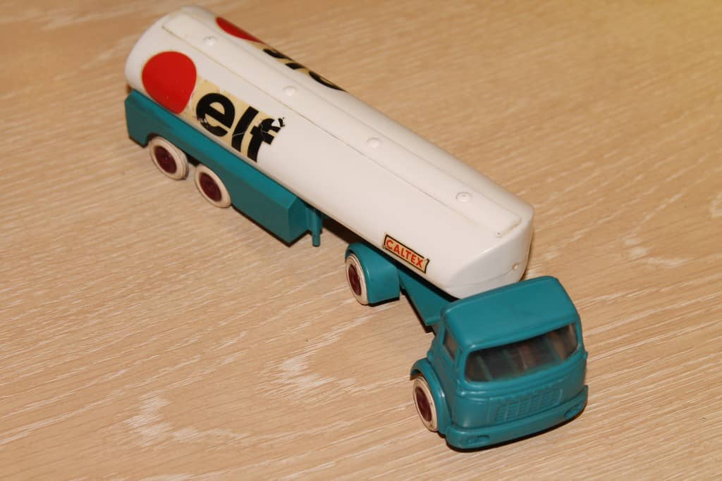 Solido SB 1/50 – Berliet Citerne Elf Rouge – Miniature Occasion Sans Boîte