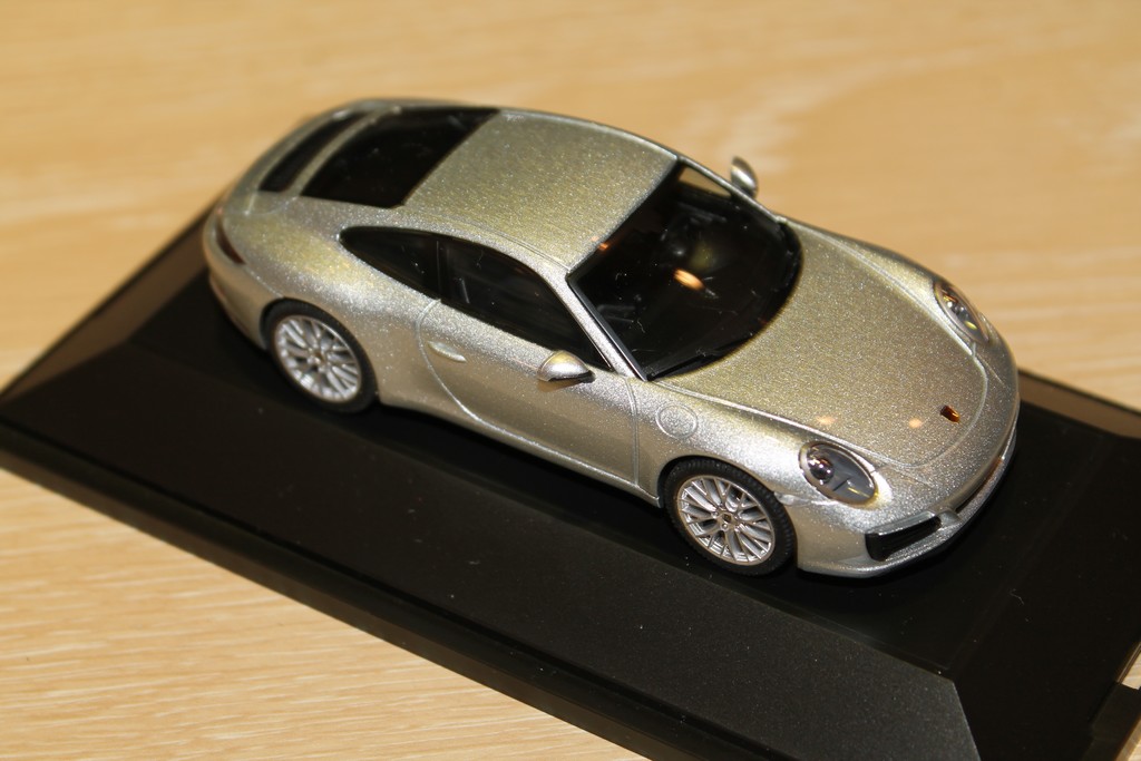 PORSCHE 911 CARRERA 4S GRIS 2016 HERPA 1/43°