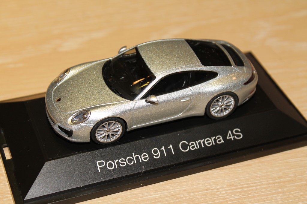 PORSCHE 911 CARRERA 4S GRIS 2016 HERPA 1/43°