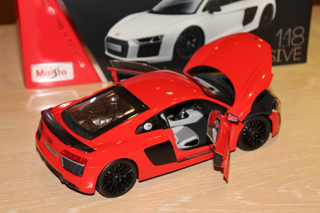 AUDI R8 V10 PLUS 2016 ROUGE MAISTO 1/18°