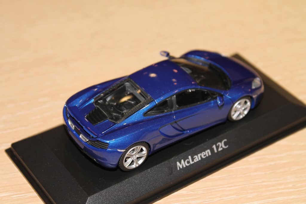 MCLAREN 12C BLEU 2011 MAXICHAMPS 1/43°