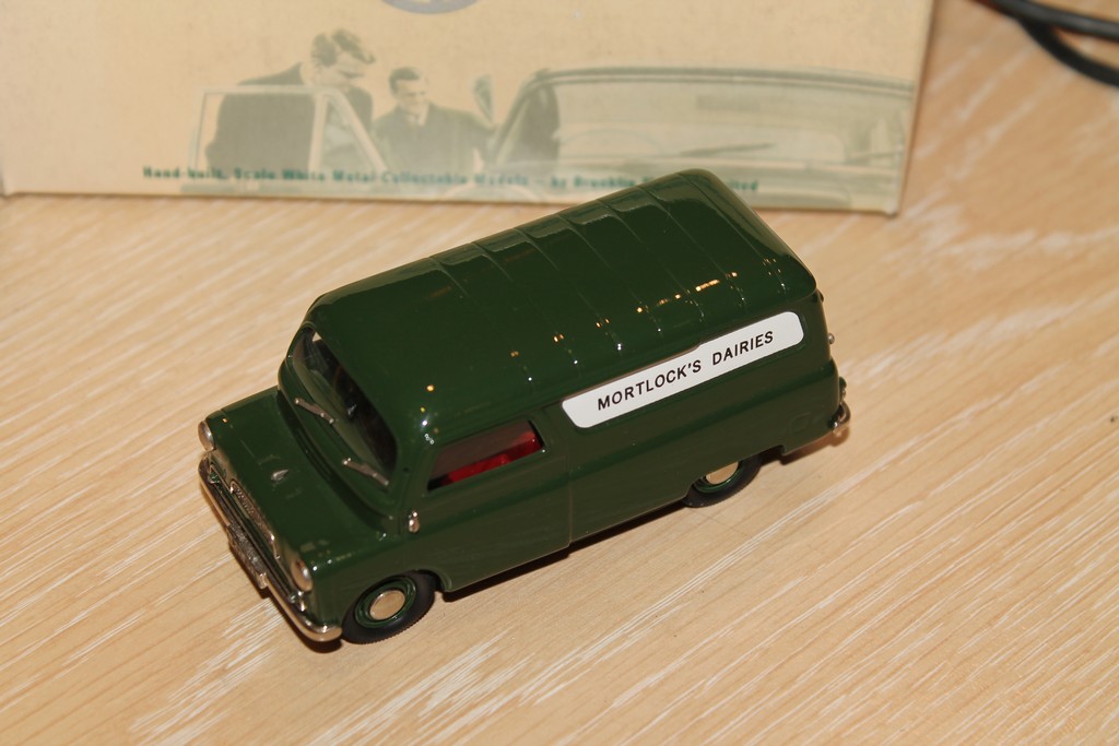 BEDFORD CA VAN DAIRIES LIVERY 1965 LANSDOWNE 1/43°