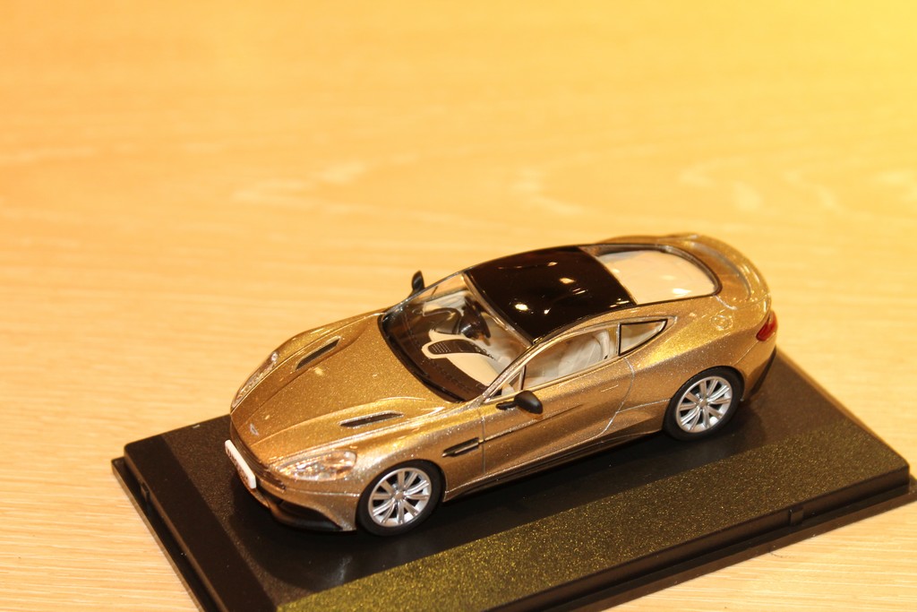 ASTON MARTIN VANQUISH OXFORD 1/43°