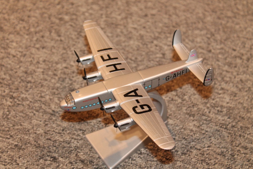 AVRO YORK SKYWAYS CORGI 1/144°