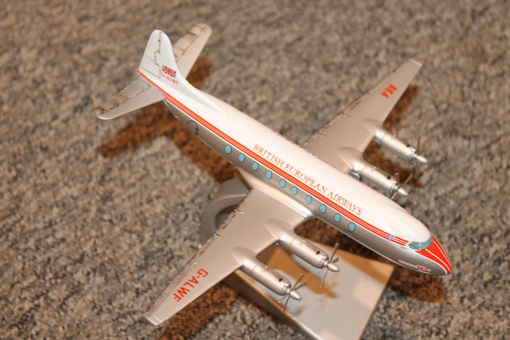 VICKERS VISCOUNT 700 BEA CORGI 1/144°