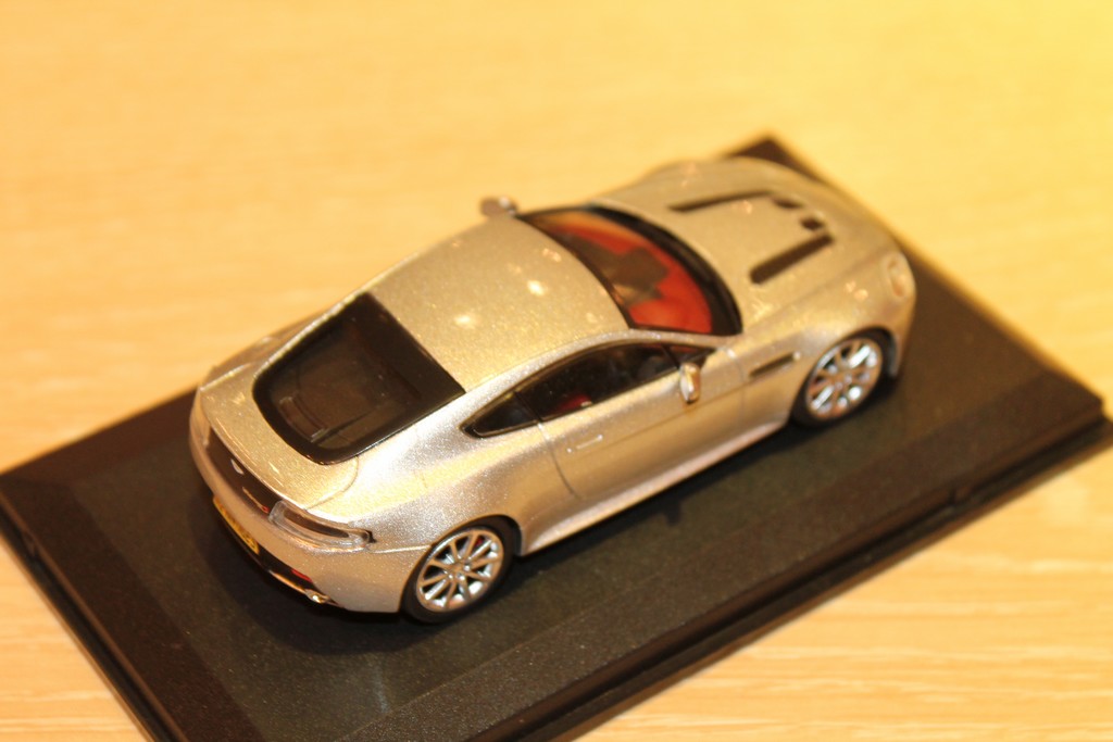 ASTON MARTIN V12 VANTAGE S GRIS 2015 OXFORD 1/43°