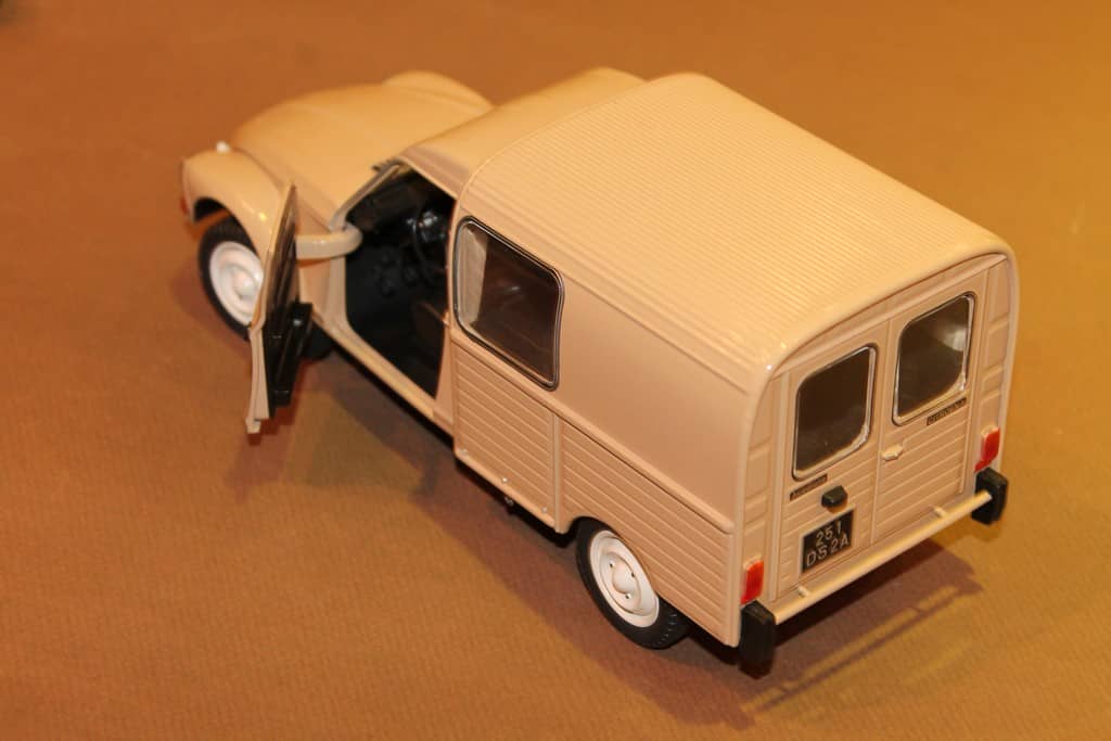 Solido Citroën HY 1969 1:18 Van - Gris for sale online