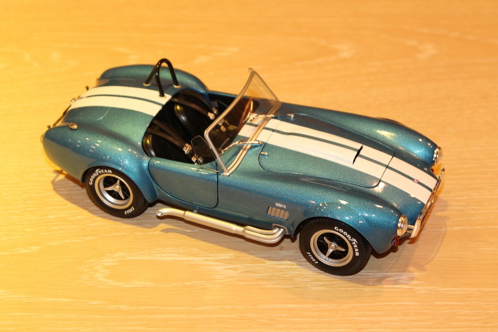 SHELBY COBRA 427 BLEU 1965 SOLIDO 1/18°