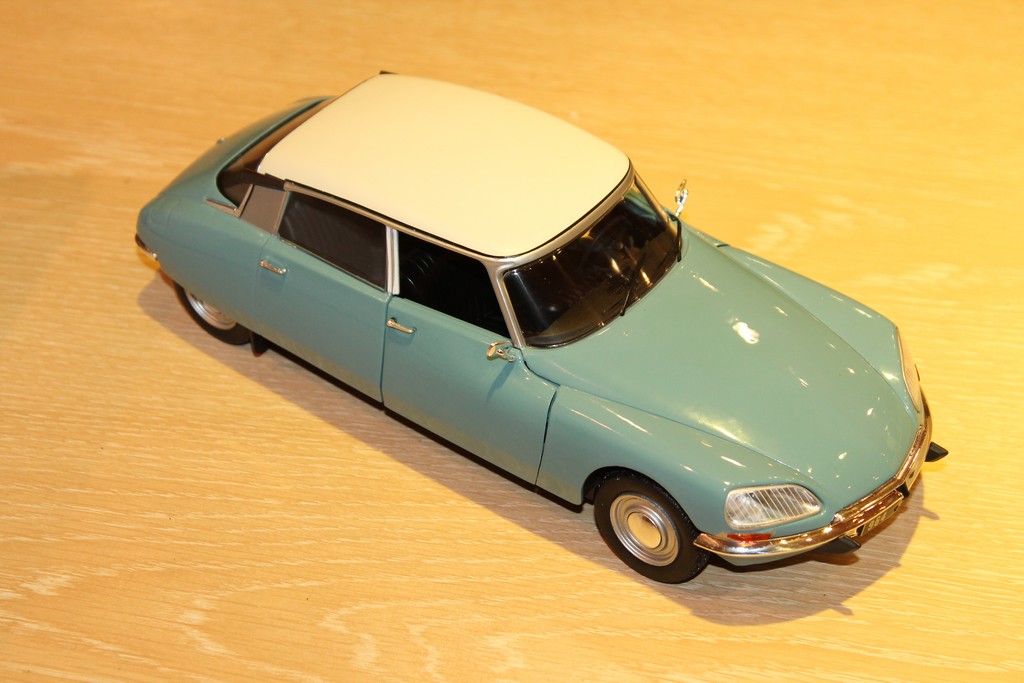 CITROEN " D SPECIALE " 1971 BLEU SOLIDO 1/18°