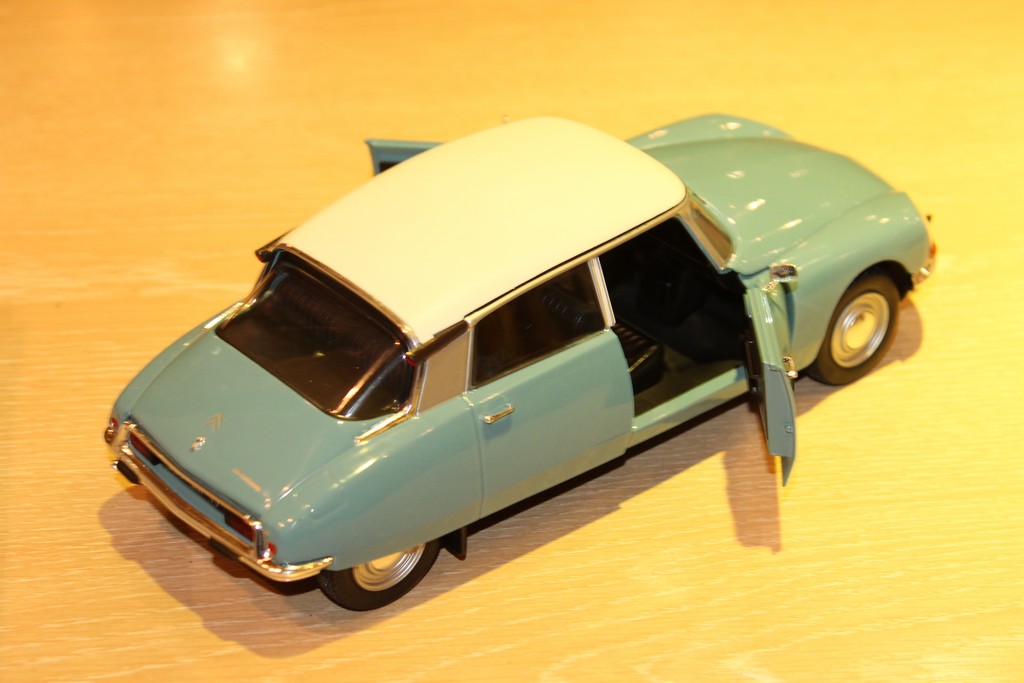 CITROEN " D SPECIALE " 1971 BLEU SOLIDO 1/18°