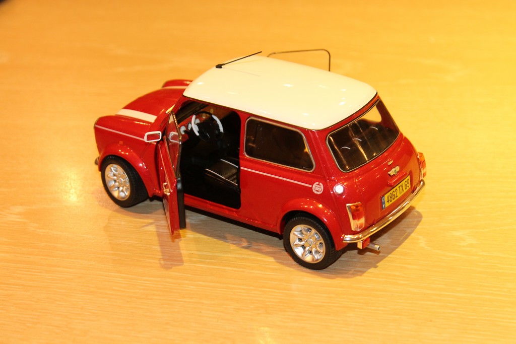 MINI COOPER 1.3L I SPORT PACK ROUGE 1997 SOLIDO 1/18°