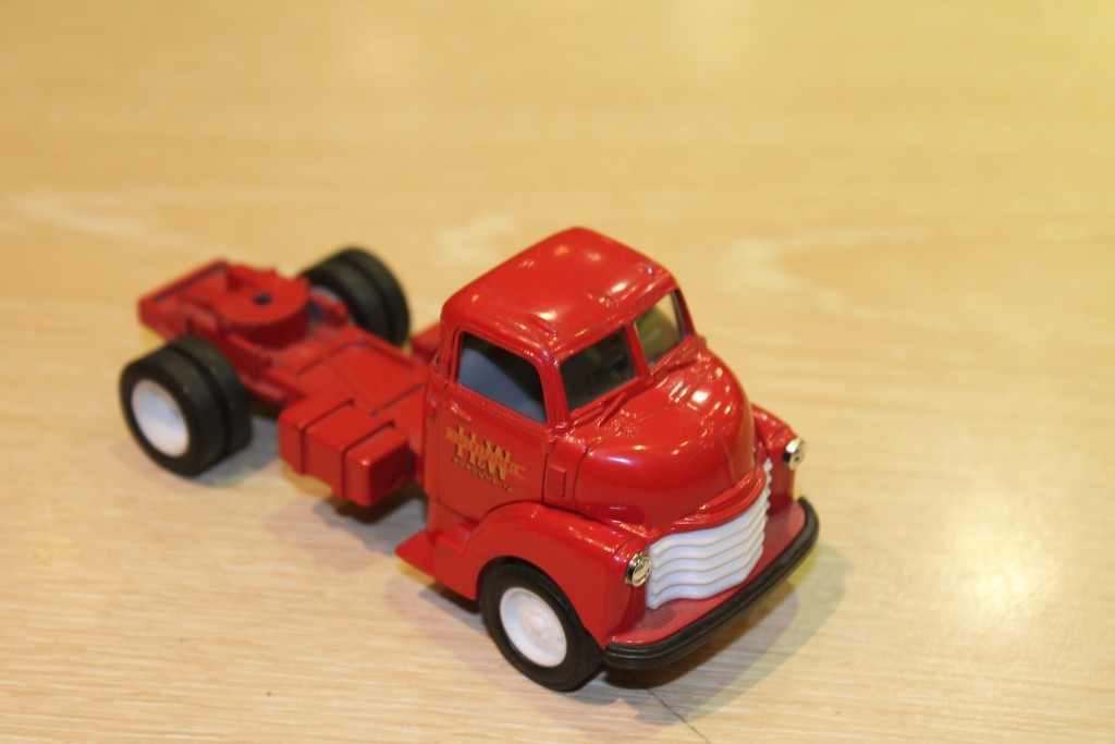 CHEVROLET CHEVY TRUCK 1950 ERTL 1/43°