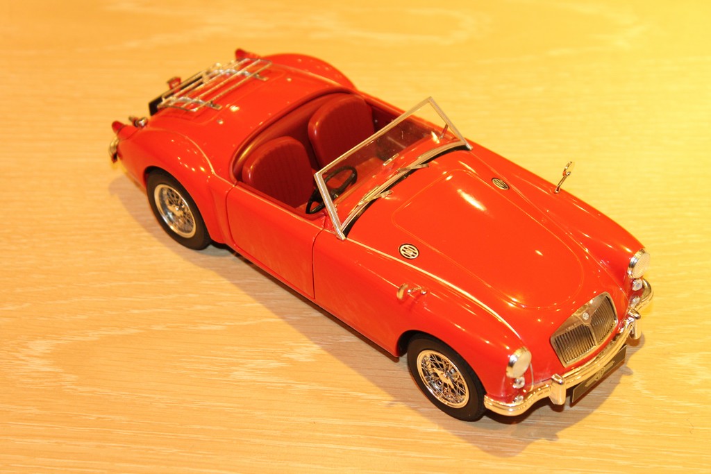 MGA 1500 ROADSTER 1957 T9 1/18°