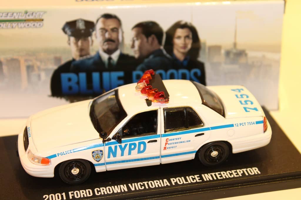 Lot 2 Ford Crown Victoria Police 2004 Waterloo Iowa – Gearbox 1/43