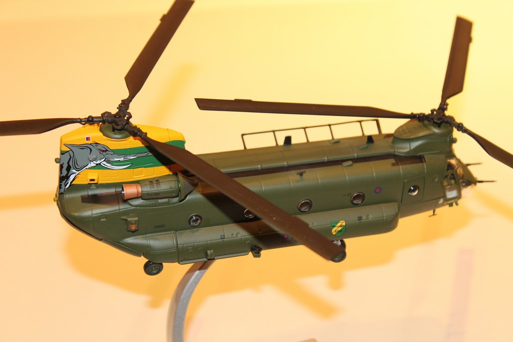 BOEING CHINOOK HC.4 2016 CORGI 1/72°