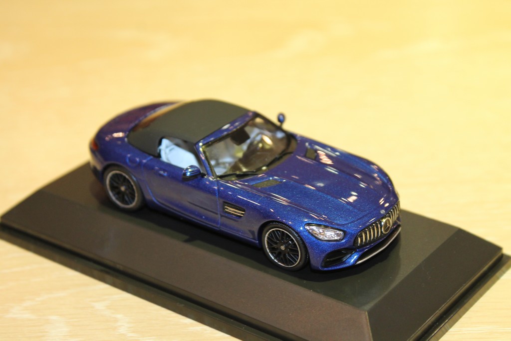 MERCEDES AMG GT ROADSTER BLEU SPARK 1/43°