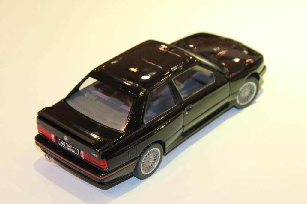 BMW M3 E30 1986 NOIRE SOLIDO 1/18°