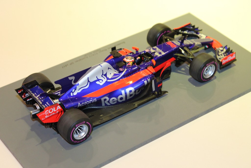 TORO ROSSO STR12 AUSTRALIE GP 2017 KYVAT SPARK 1/18°