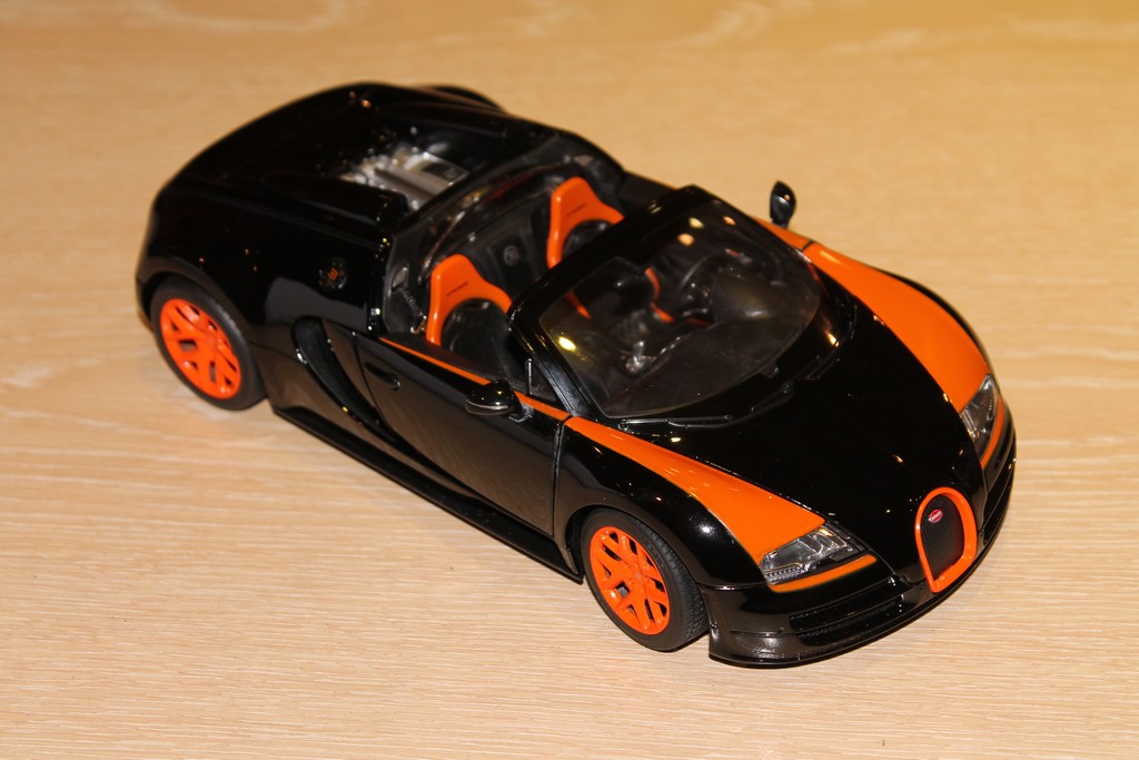 BUGATTI VEYRON GRANDSPORT VITESSE 2012 NOIR RASTAR 1/18°