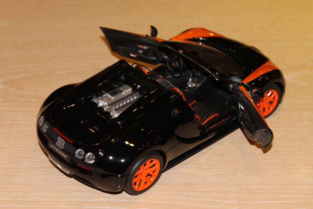 BUGATTI VEYRON GRANDSPORT VITESSE 2012 NOIR RASTAR 1/18°