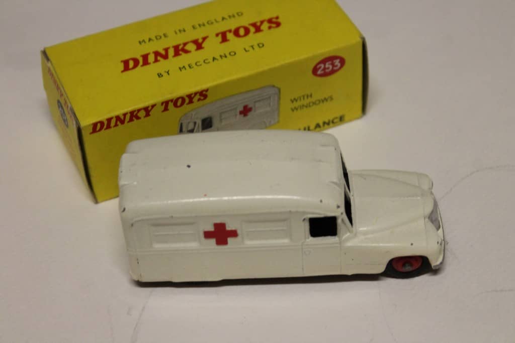 Dodge WC54 Ambulance armée (Motor City Classics) 1/43e