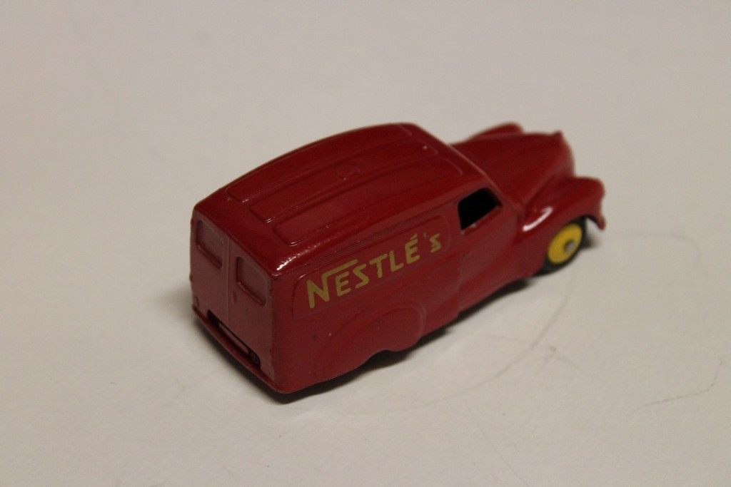 AUSTIN NESTLE'S DINKY TOYS 1/43°