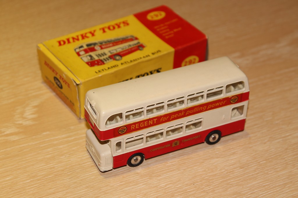 LEYLAND ATLANTEAN BUS DINKY TOYS 1/76°