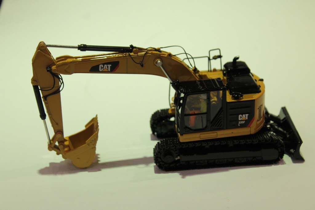 CATERPILLAR 335F LCR DIECAST MASTER 1/50°