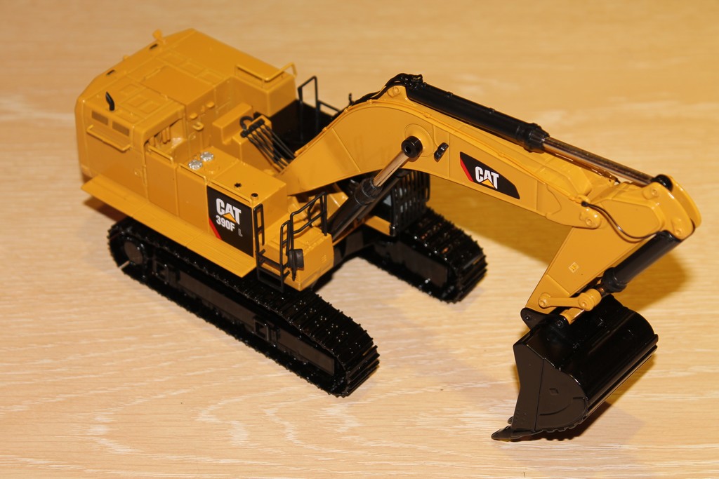 CAT 390F EXCAVATRICE 2015 DIECAST MASTERS 1/50°