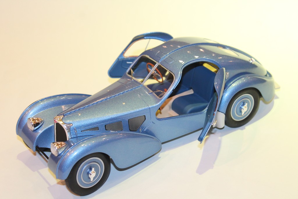 BUGATTI TYPE 57SC ATLANTIC BLEU SOLIDO 1/18°