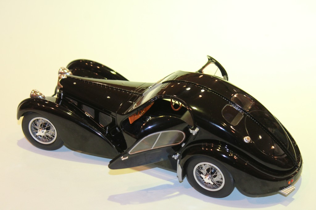 BUGATTI TYPE 57SC ATLANTIC NOIR SOLIDO 1/18°