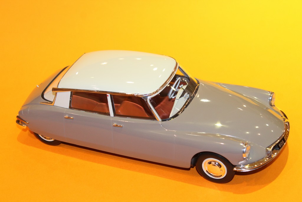 CITROEN DS 19 1956 MARRON NOREV 1/18°