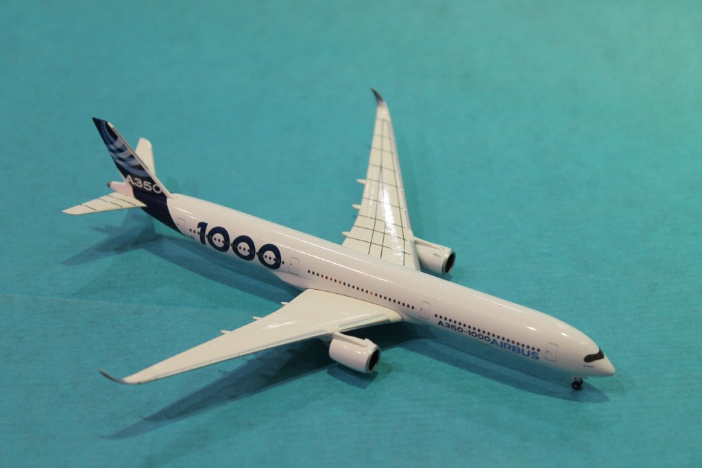 AIRBUS A350-1000 HERPA 1/500°