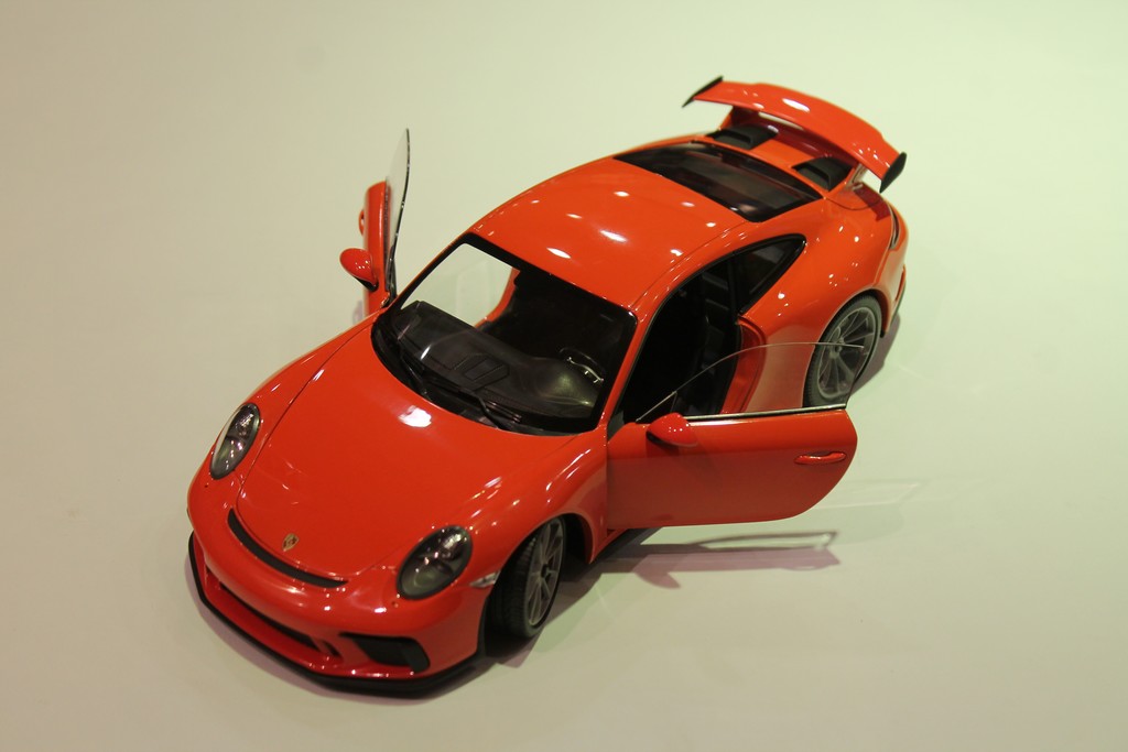 PORSCHE 911 GT3 2017 ORANGE MINICHAMPS 1/18°