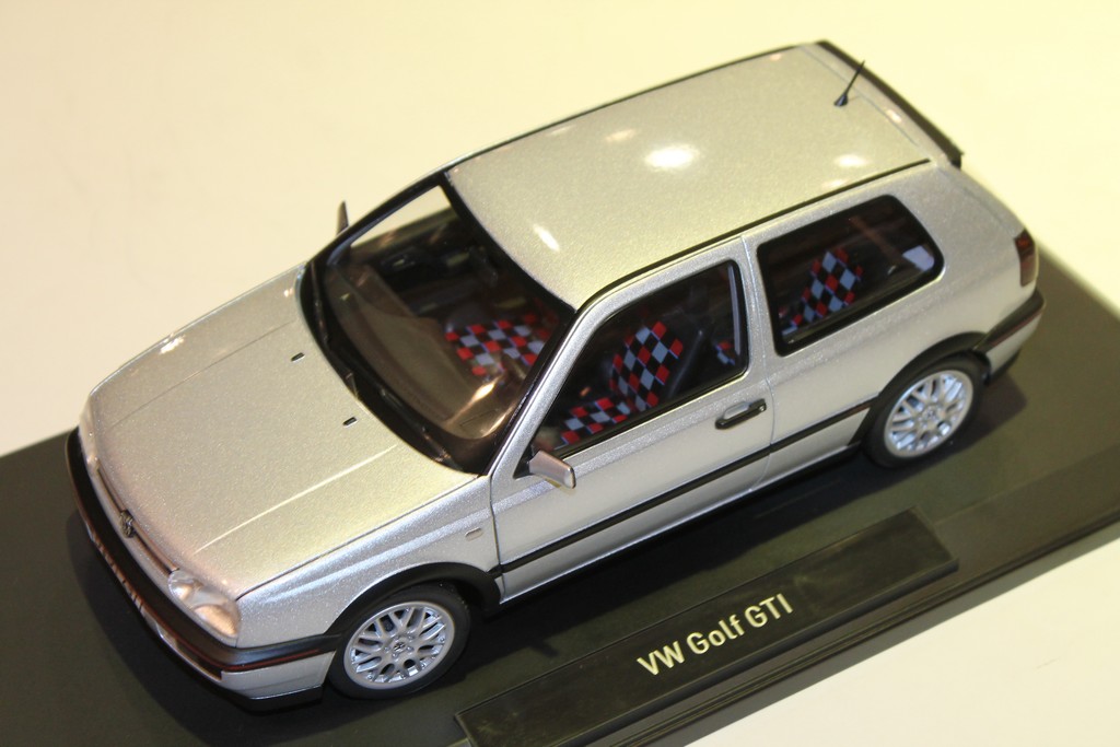 VW GOLF III GTI 20è ANNIVERSAIRE GRISE NOREV 1/18°