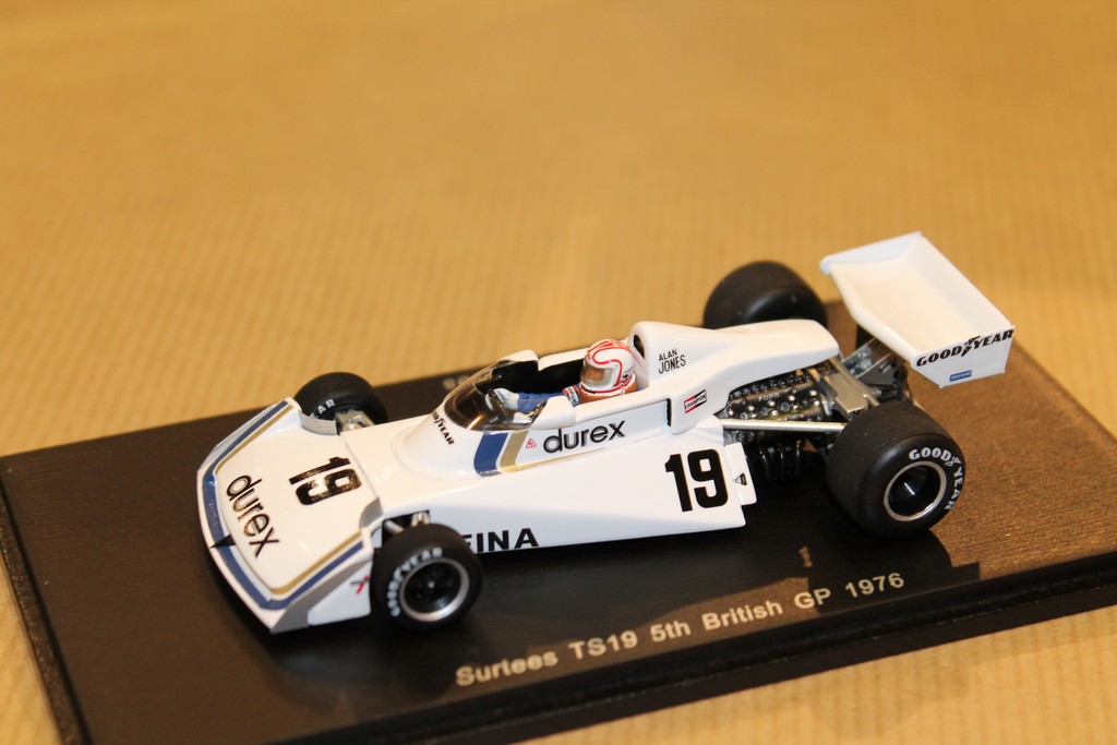 SURTEES TS19N°19 GP BRITISH 1976 SPARK 1/43°